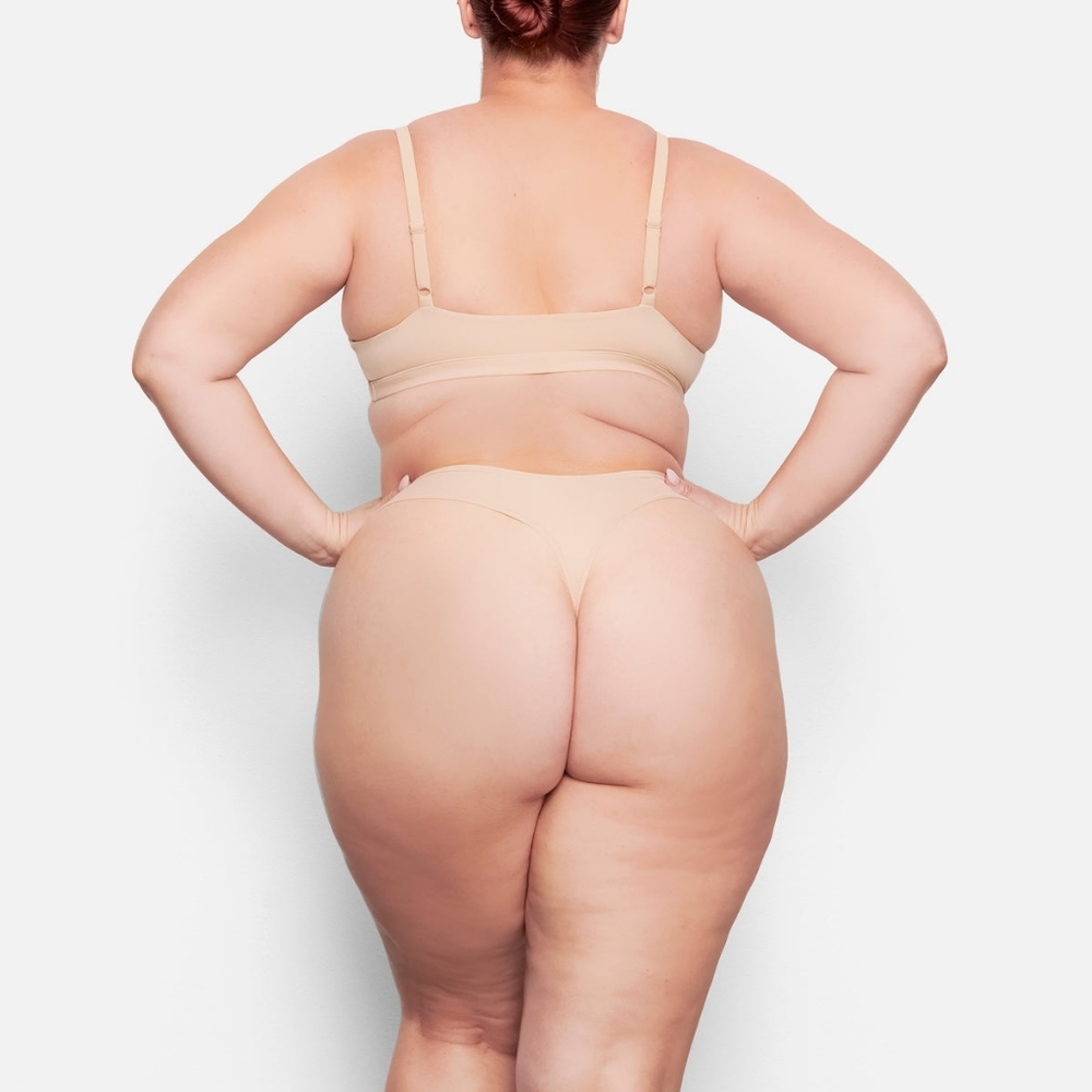 No Longer Available SKIMS FITS EVERYBODYDIPPED FRONT THONG